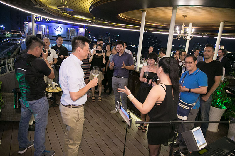 Dạ tiệc tháng 6 trên du thuyền 5 sao bậc nhất Sài Gòn